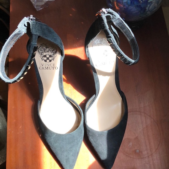 EUC Vince Camuto ankle strap heels. - Picture 2 of 8
